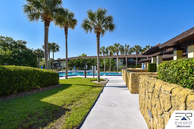 Building Photo - 58 Club House Dr