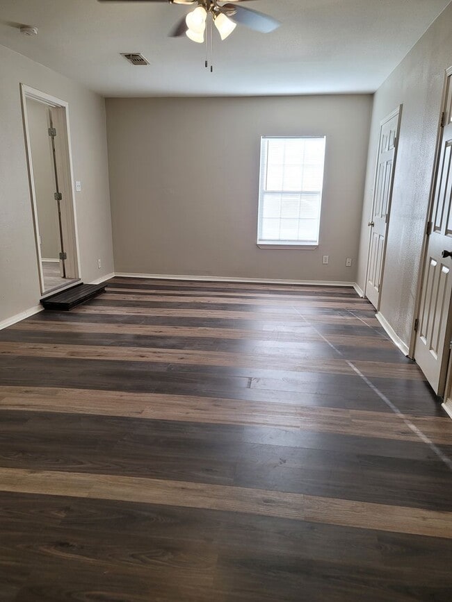 Building Photo - 4/2/2 TOTALLY renovated home