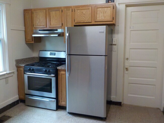 Building Photo - 969 Lancaster Ave