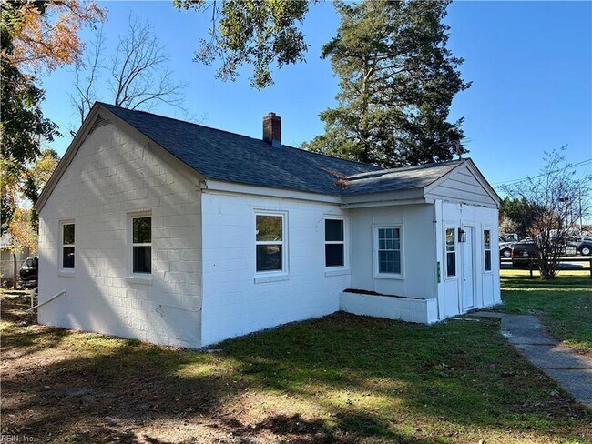 Building Photo - 889 W Main St