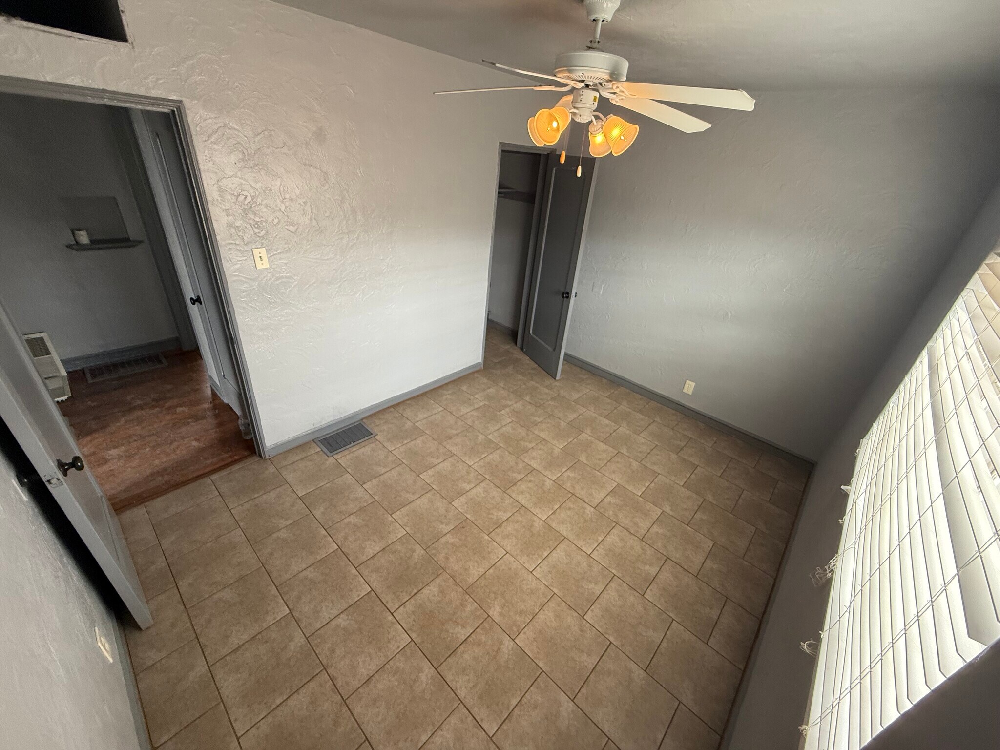 Master bedroom - 2527 Fort Blvd