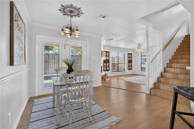 Building Photo - 4022 Wood River Dr