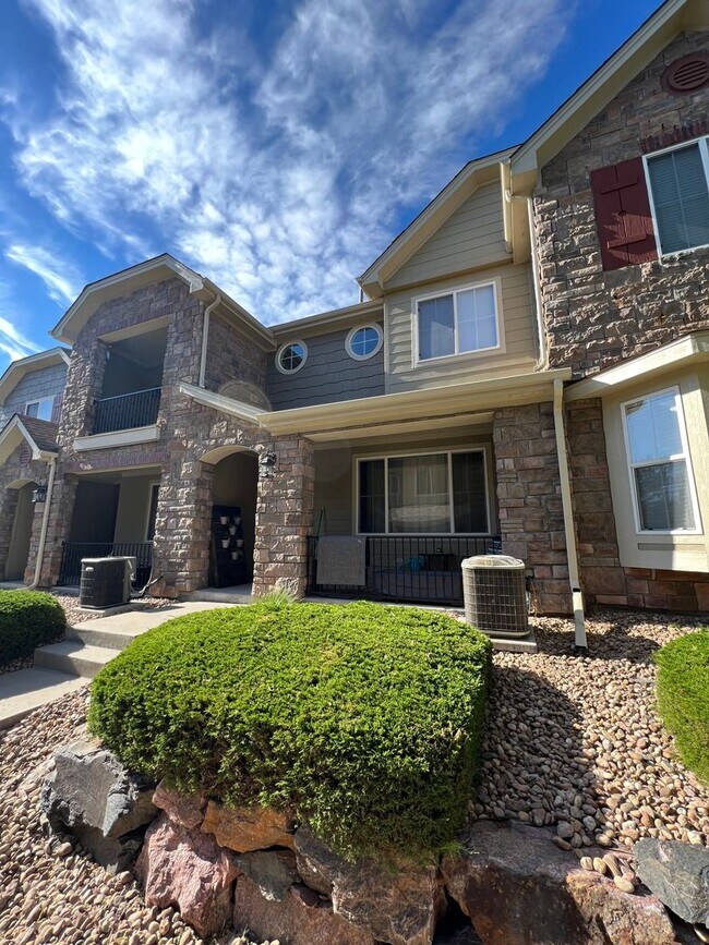 Building Photo - Gorgeous 2BD/2.5BA home located in Westmin...