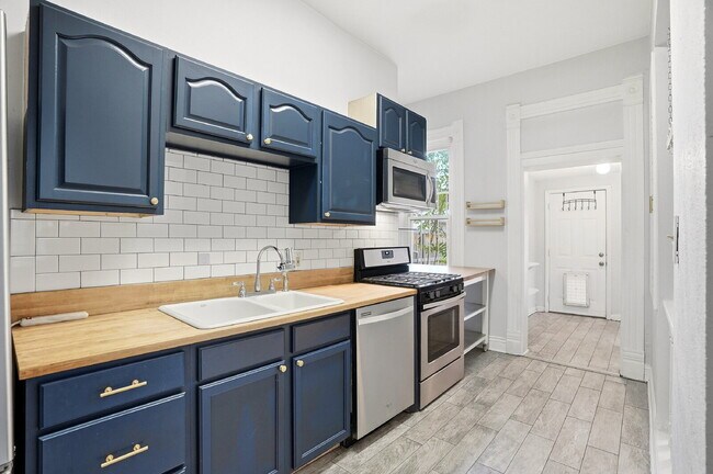 Building Photo - $2,640.95, 2-bed, 1-bath Victorian in the heart of Curtis Park with a detached garage.