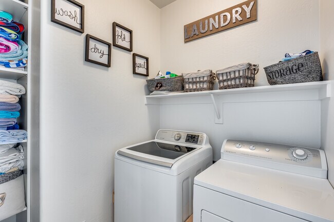 Building Photo - 11956 W Fillmore St