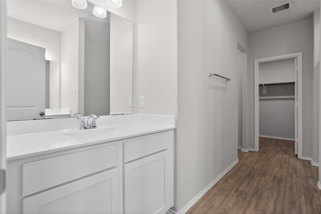 Building Photo - 16817 Pink Wintergreen Dr