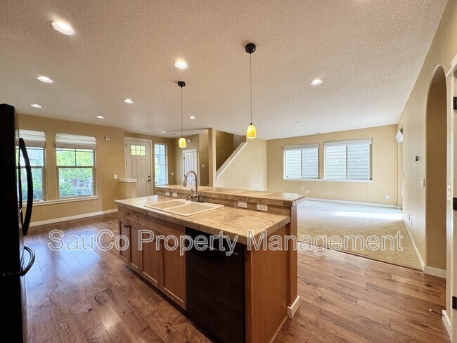 Building Photo - 16847 SW Tempest Way
