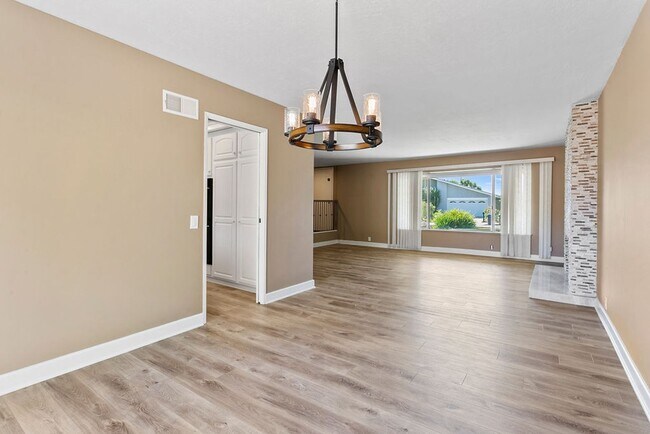 Building Photo - Upgraded Pool Home in Wonderful Mission Vi...