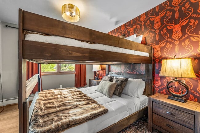 Building Photo - 7208 Secrest Ct