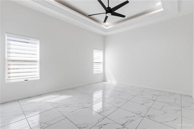 Building Photo - 22 N Chula Vista St