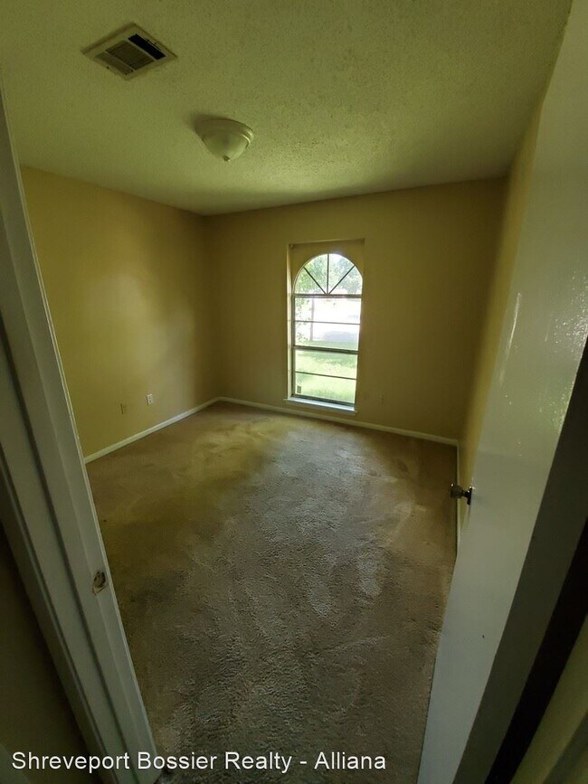 Building Photo - 3 br, 2 bath House - 853 Elmdale Street