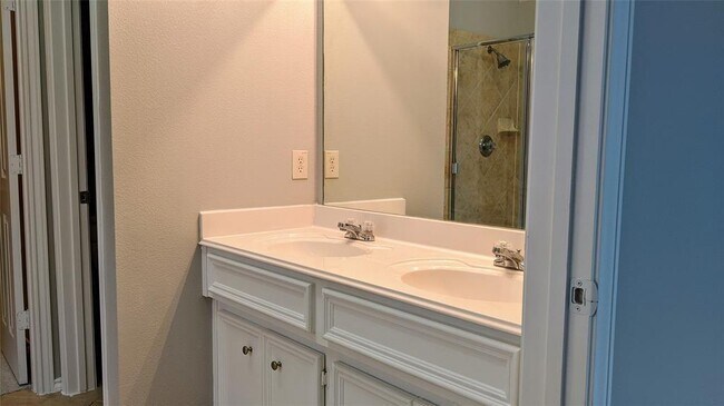 Building Photo - 12934 Palm Leaf Ct