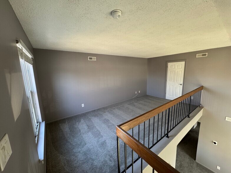 Building Photo - 1502B Denham Ct