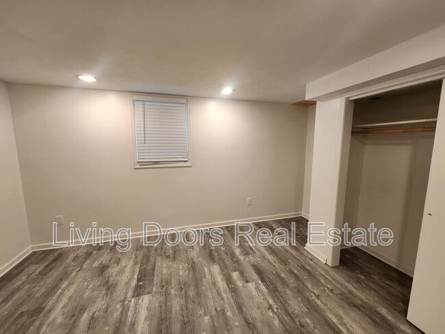 Building Photo - 3870 Steele Ave