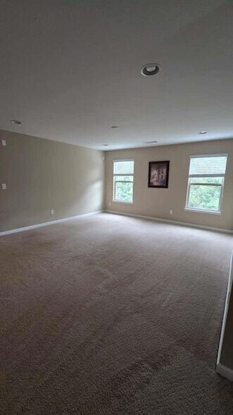 Building Photo - 6860 Rocking Horse Ln