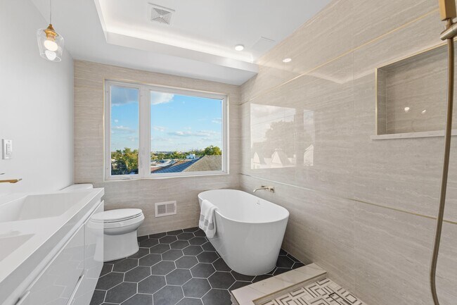 Building Photo - 312 Garfield Ave