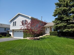 Building Photo - 8 E Harbor Dr