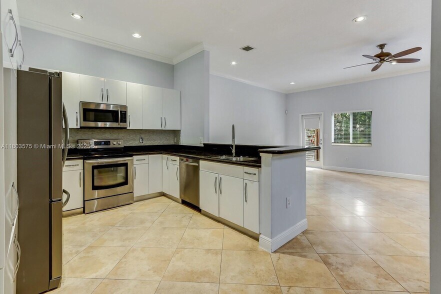 Building Photo - 2727 Treasure Cove Cir