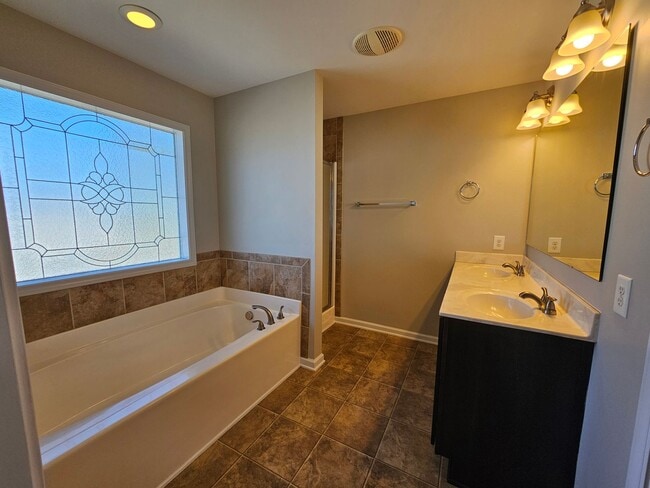 Building Photo - Marvelous 3 Bedroom Home in Lexington Plantation!