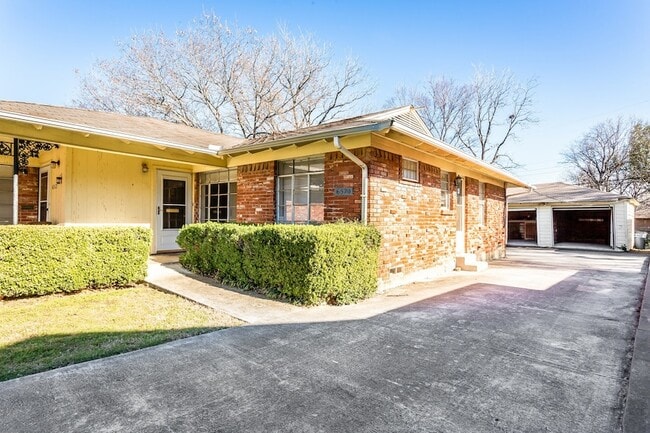 Building Photo - 6520 St Moritz Ave