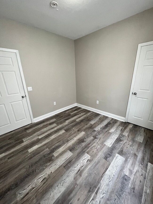 Building Photo - 1214 Gilsey Ave