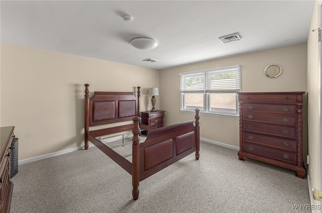 Building Photo - 273 Division St