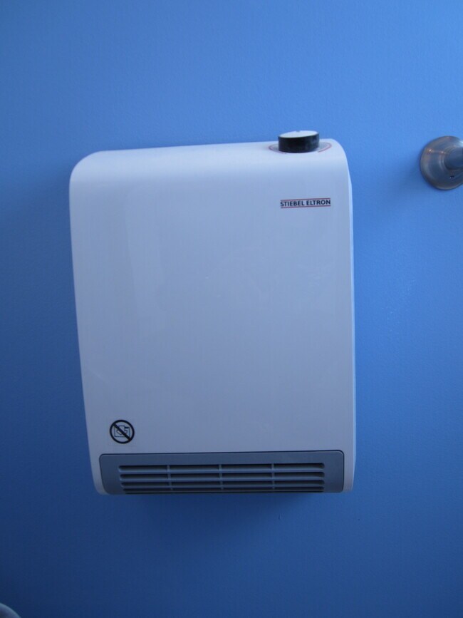 Premium Bath heater - 3622 Humboldt Ave N