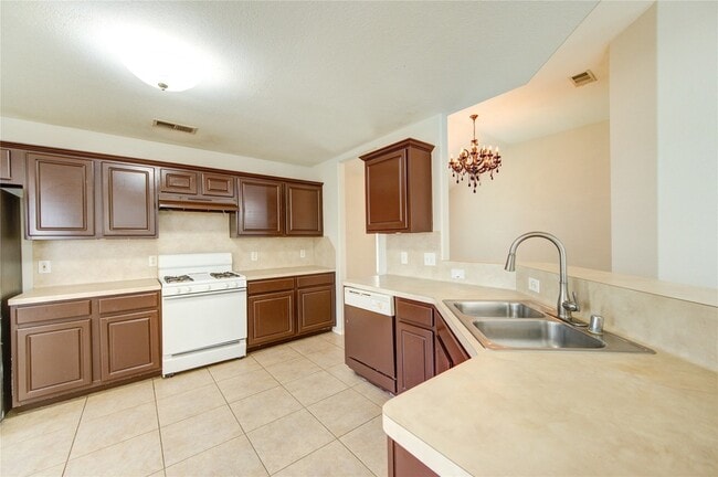 Building Photo - 19814 Lindenfield Pl