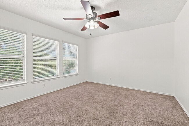 Building Photo - 8018 Chestnut Bluff Dr