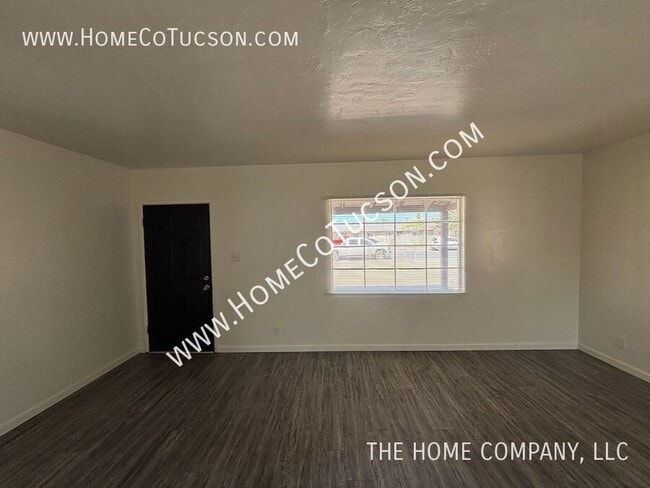 Building Photo - 833 W Jacinto St