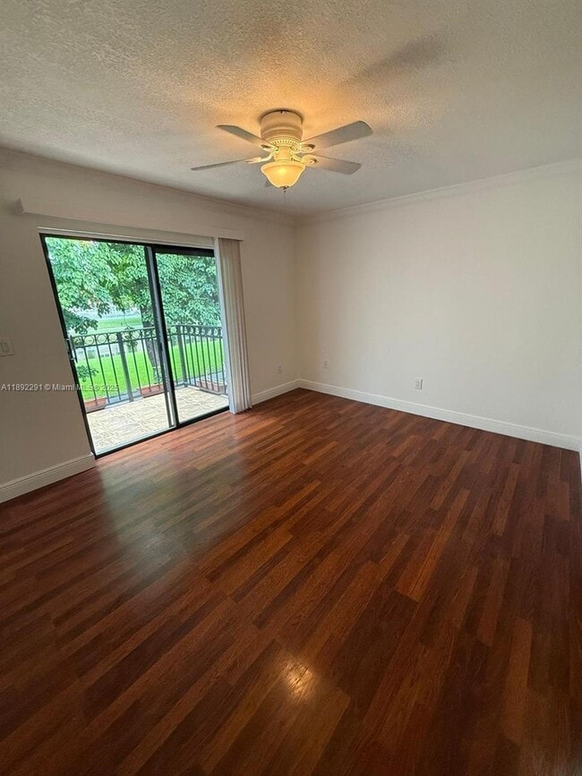 Building Photo - 10450 SW 154th Ct