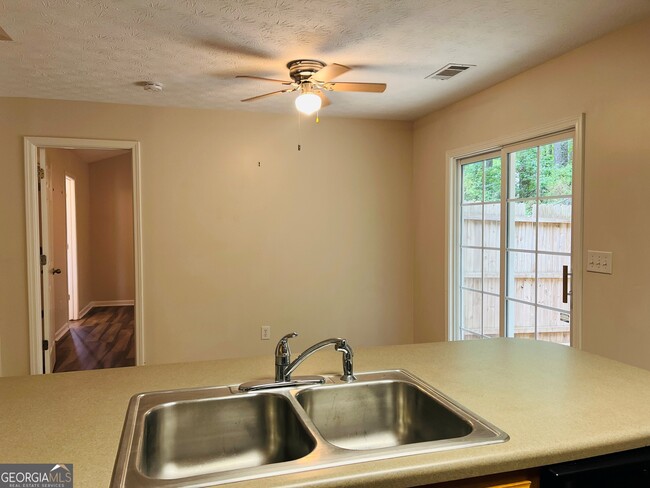 Building Photo - 108 Philmont Ct