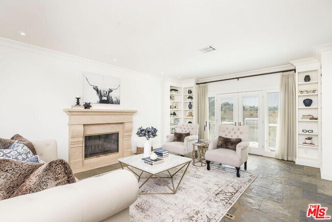 Building Photo - 17108 Oak View Dr