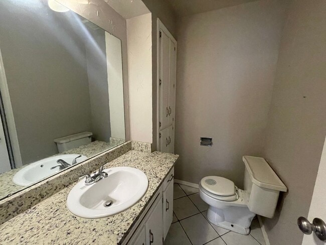 Building Photo - 2 Bed Duplex OKC- Move in Deposit-Free! (If Qualified)