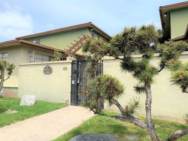 Building Photo - Upstairs 1 Bedroom Apt with 1-Car Garage N...