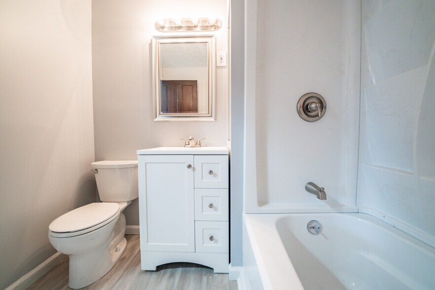 Building Photo - 2085 Marlowe Ave