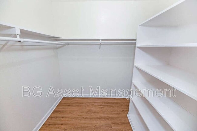 Building Photo - 728 Darina Ave