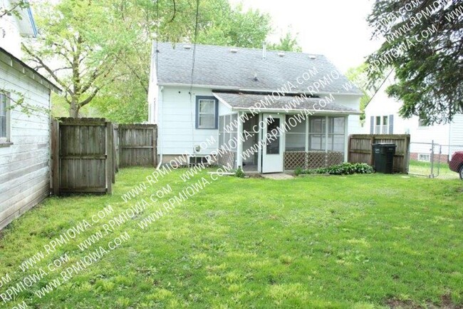 Building Photo - 125 S Hazel Ave