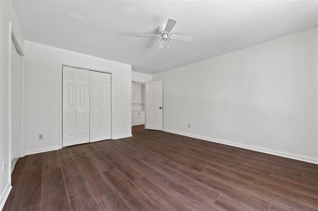 Building Photo - 2120 Skyland Cove Ln SW