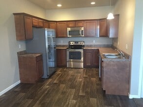 Building Photo - Parkview Townhomes