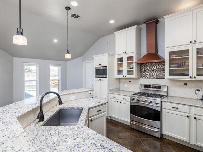 Building Photo - 208 S Buffalo Pass