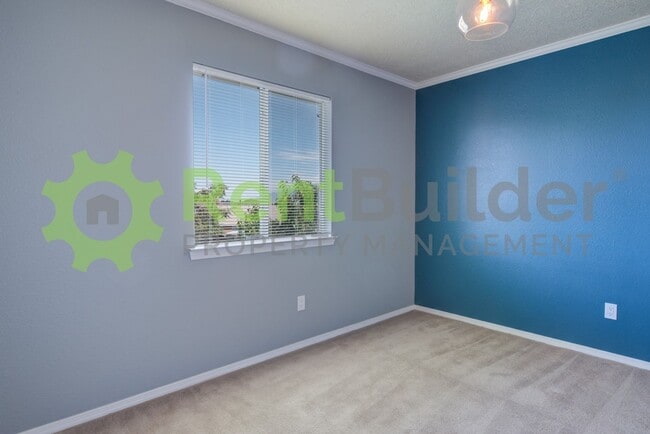 Building Photo - $MOVE IN SPECIAL PRICING$ 999.00 FIRST FULL MONTHS RENT.