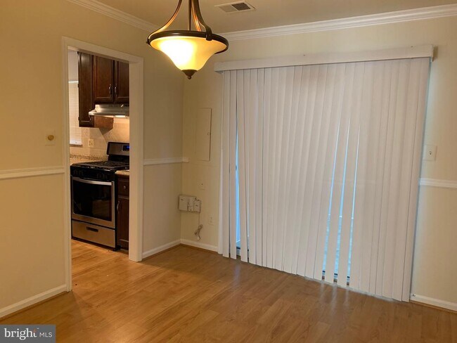 Building Photo - 8200 Aspen Glen Ct