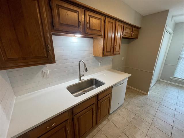 Building Photo - 2022 Chalfont Dr