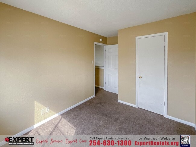 Building Photo - 2307 Lazy Ridge Dr