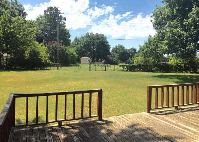 Building Photo - 106 W Silver Meadow Dr
