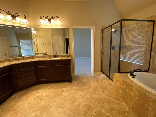 Building Photo - 5922 Solara Ledge Ln