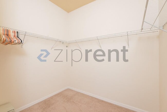 Building Photo - Unit