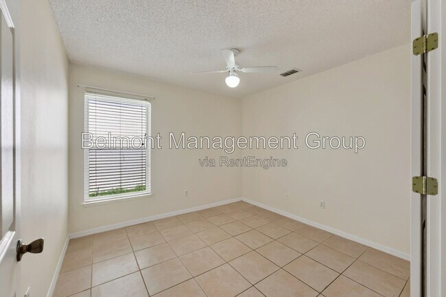 Building Photo - 2127 Korat Ln