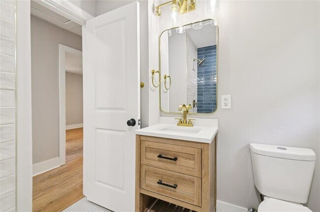 Building Photo - 2909 Diana Dr SW